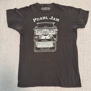 USED / RARE. Pearl Jam x Ames Bros collab T-shirt. Dark grey. Size M.